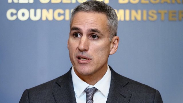 А. Гюров: Прямой военной опасности для Болгарии из-за конфликта на Ближнем Востоке нет*