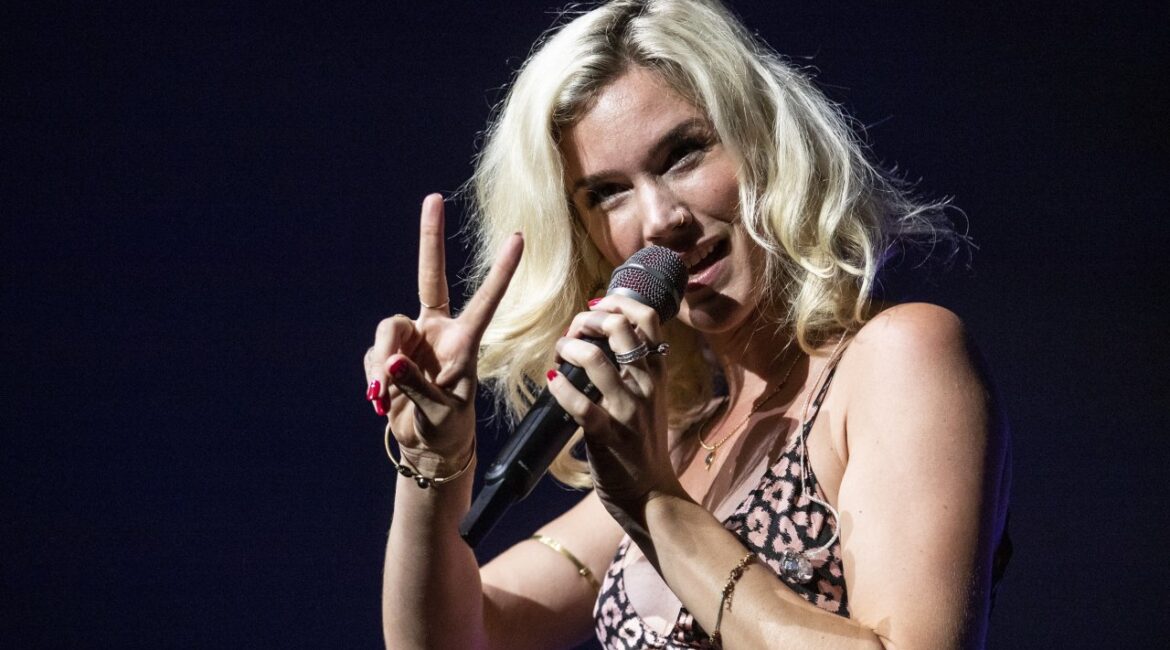 Джосс Стоун устраивает вторую свадьбу, на этот раз... в лесу