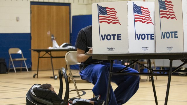 Молодые люди в США отказываются от Дональда Трампа