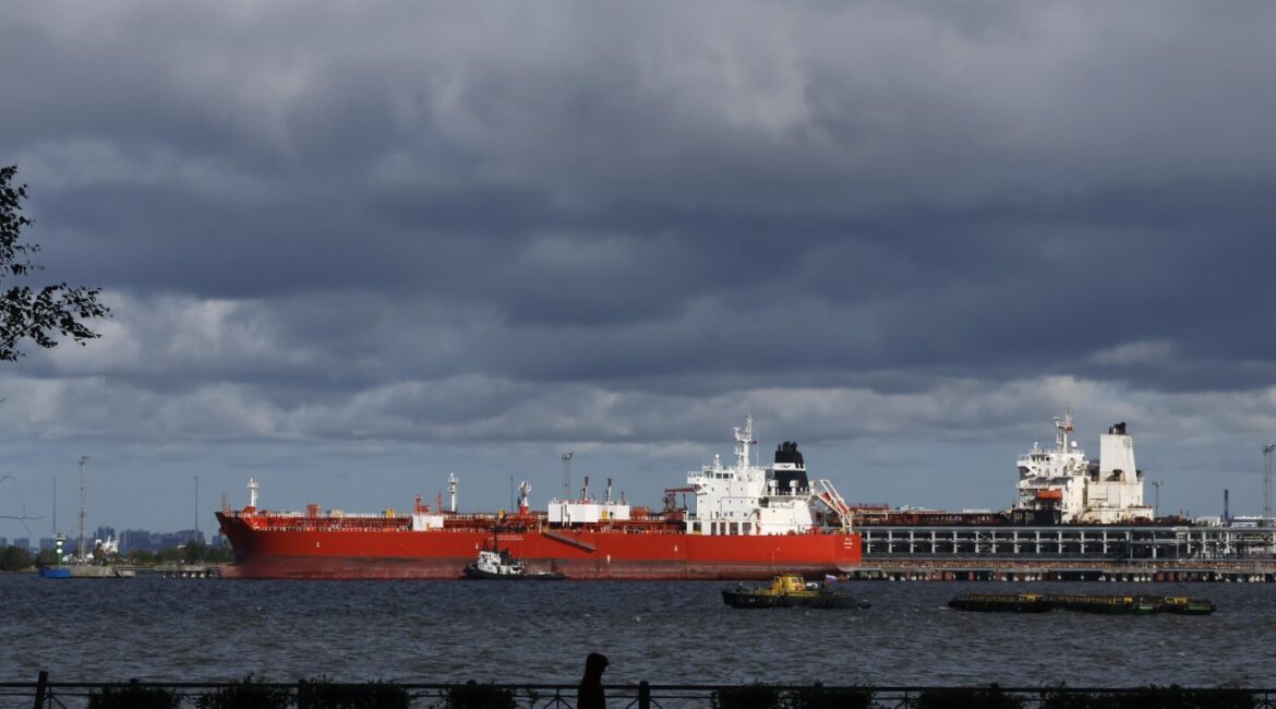 Пожар в российском порту у границы с Финляндией из-за атаки беспилотника