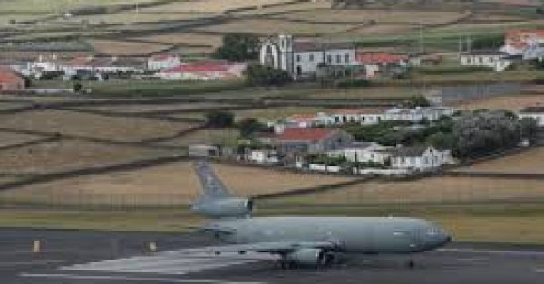 Португалия разрешила США использовать авиабазу на Азорских островах