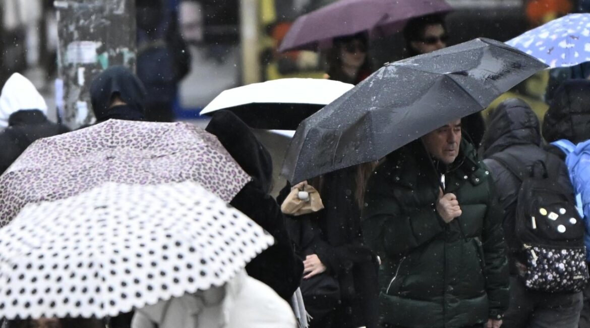 Погода переменчивая, завтра облачно, ливни