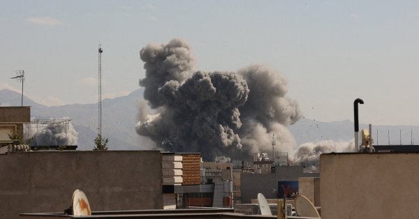 Почему США и Израиль ударили по Ирану именно сейчас?