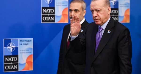 Эрдоган: Турция находится в постоянном контакте с НАТО