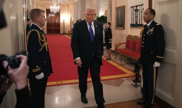 Трампу нужны марионетки, а не демократия в Иране или других странах