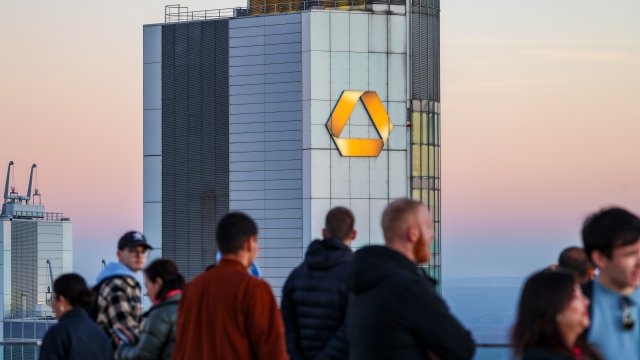 UniCredit сделал предложение о покупке Commerzbank за 35 млрд евро