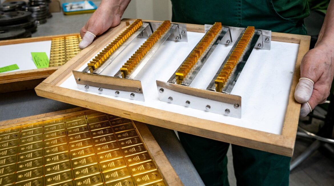 Турция продала 60 тонн золота для поддержки лиры