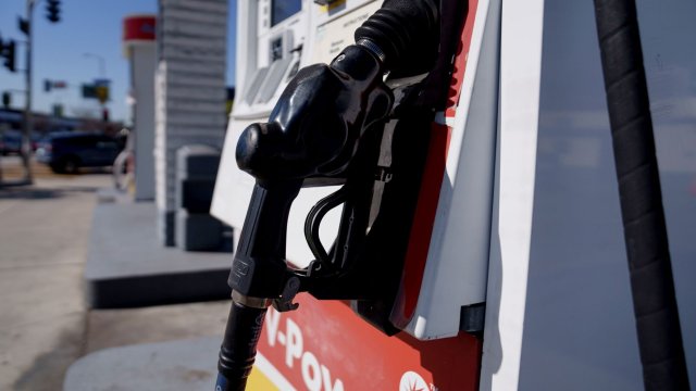 США начинают выпуск 86 млн баррелей нефти из резервов