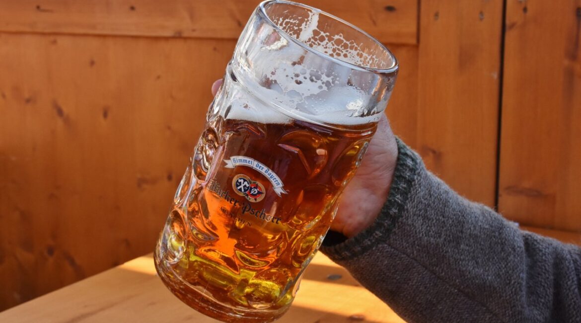 Риск смерти от сердечно-сосудистых заболеваний: на 9% выше, если мы пьем пиво, на 21% ниже, если мы употребляем вино.