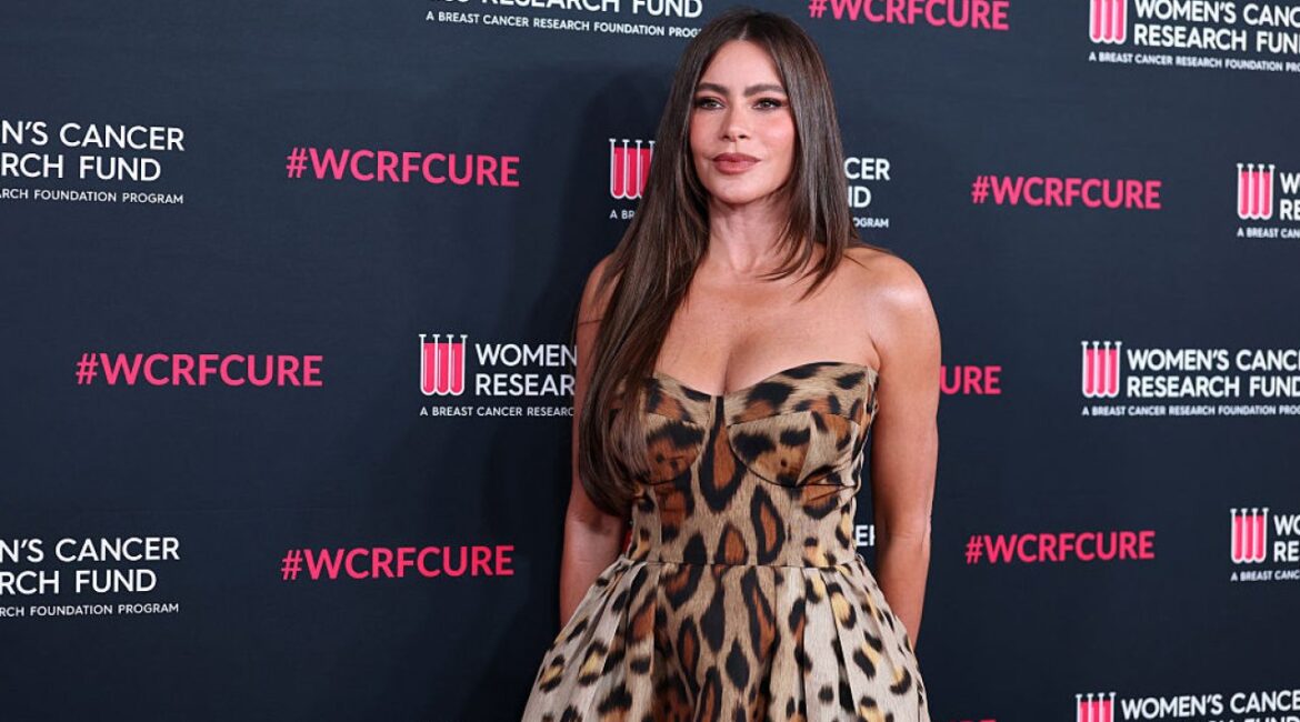 София Вергара поздравила любимого мужа с 80-летием