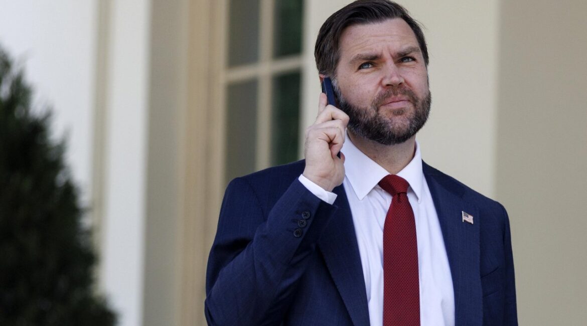 Вэнс: Прогресс в переговорах есть, мяч на стороне Ирана