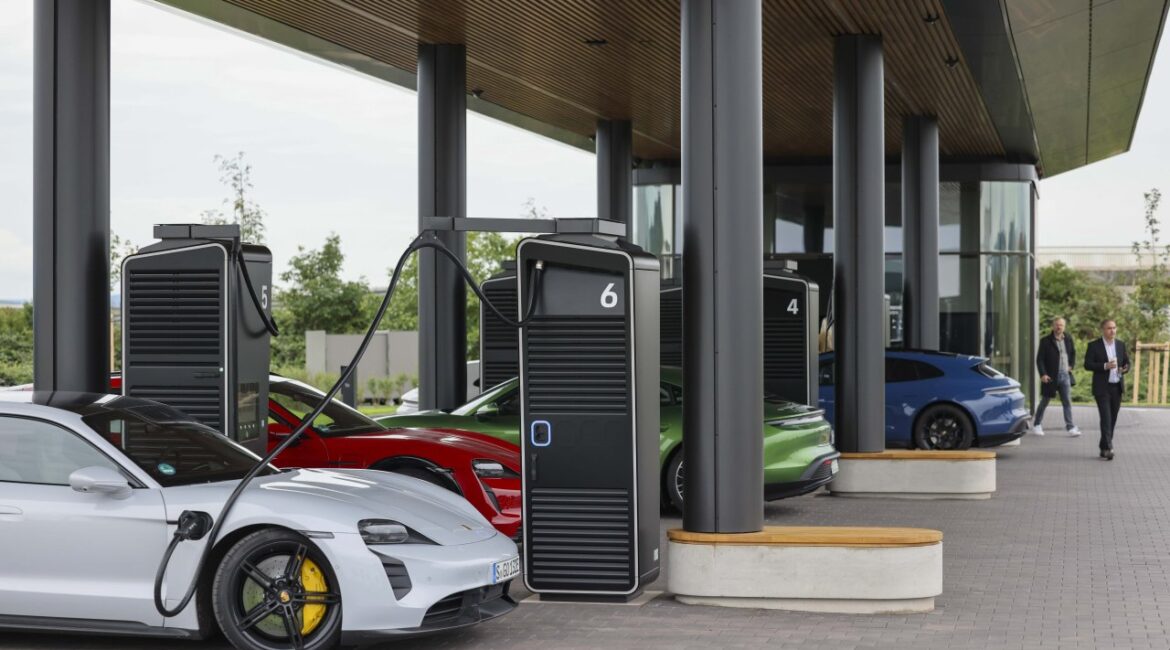 Porsche Taycan за 45 000 долларов — это страховка от цен на нефть