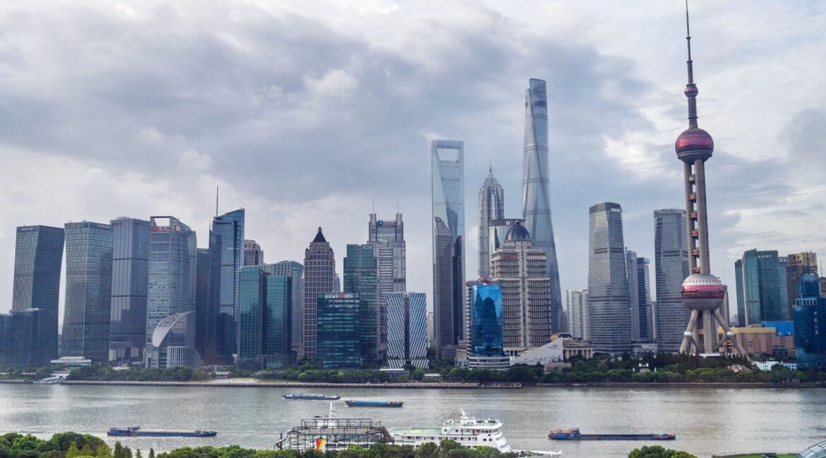 Китай сворачивает бюджетное стимулирование на фоне экономического роста