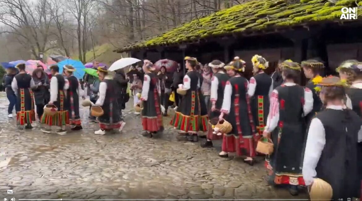 В Лазаров день: Девы благословили мастеров магазинов «Этара»