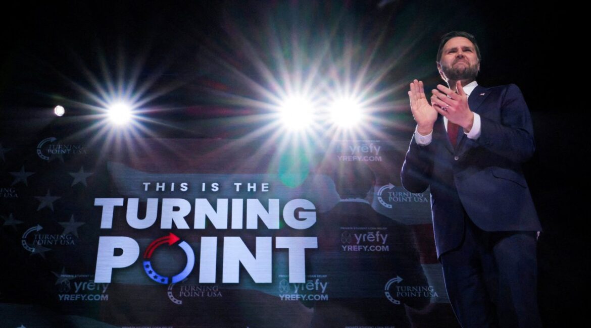 Вэнс ведет предвыборную кампанию 2028 года в тени, обхаживая миллиардеров