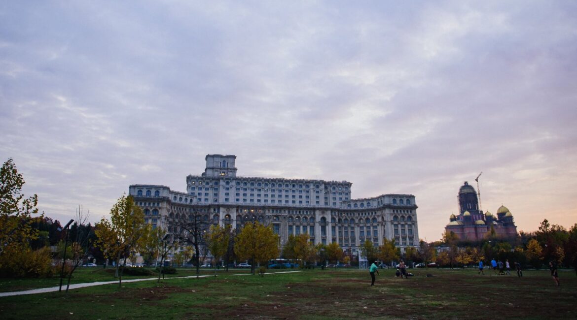 Крупнейшая партия в коалиционном правительстве Румынии отказалась от поддержки премьер-министра