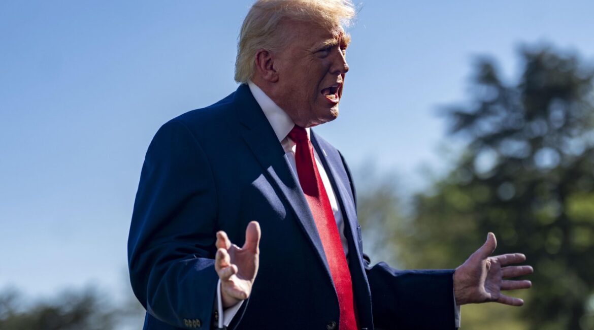 Трамп резко напал на Папу Льва, назвав его слабым и ужасным