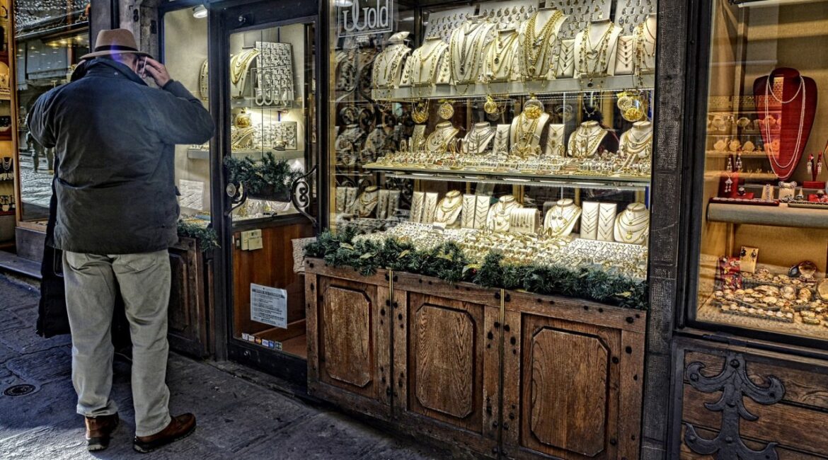 Суд разрешил передачу серба, входящего в "Розовые пантеры", властям Греции