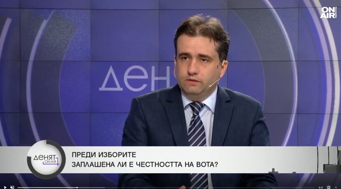 Божанов: Клише и фото в купальниках в предвыборной кампании