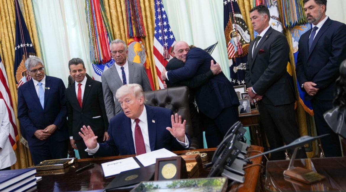 Трамп о напряженности в Ормузском проливе: Иран немного пошутил ВИДЕО