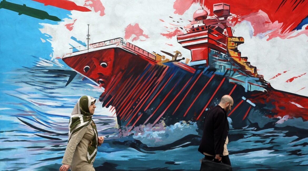 Безант: Блокада Ормузского пролива серьезно ослабляет экономическую мощь Ирана