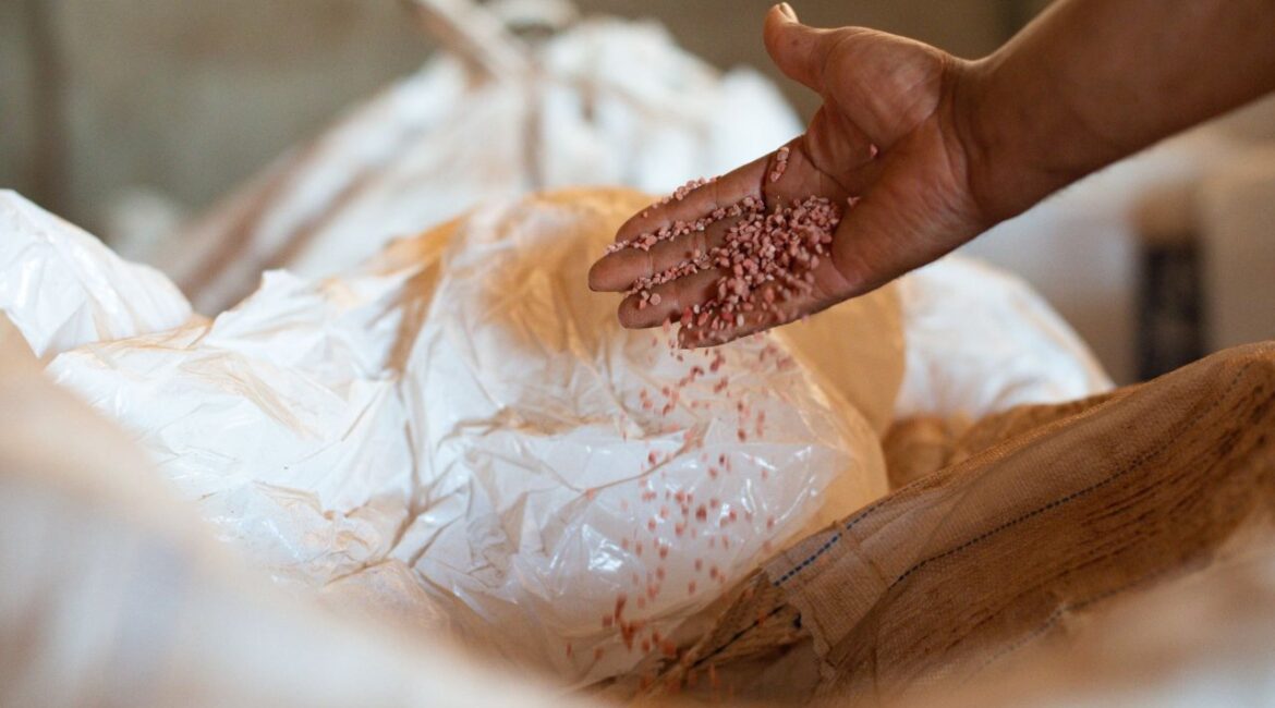 Россия продлила квоты на экспорт удобрений до конца ноября