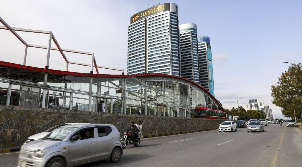 Пятизвездочный отель в Пакистане принимает делегации США и Ирана