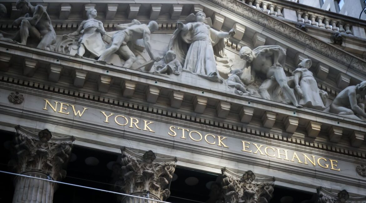 Индексы S&P 500 и Nasdaq Composite закрылись на новых рекордных максимумах