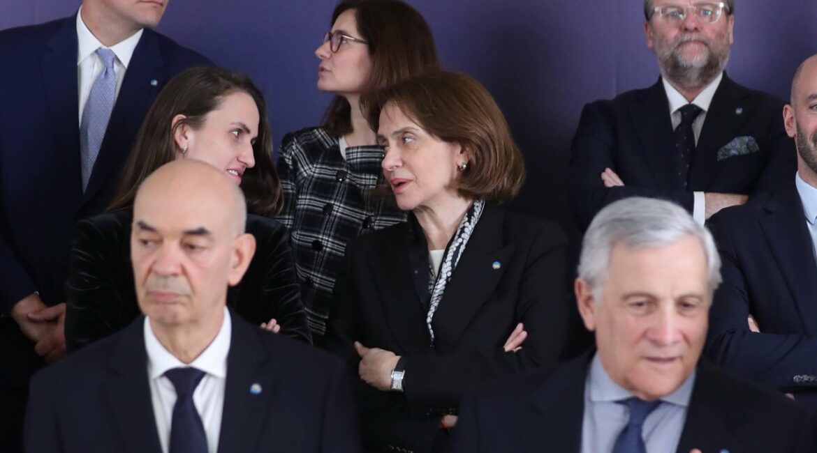 Поддержка Украины остается однозначной, заявил Неинский