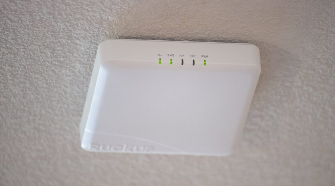 Иран частично восстанавливает интернет, чтобы ограничить военные потери