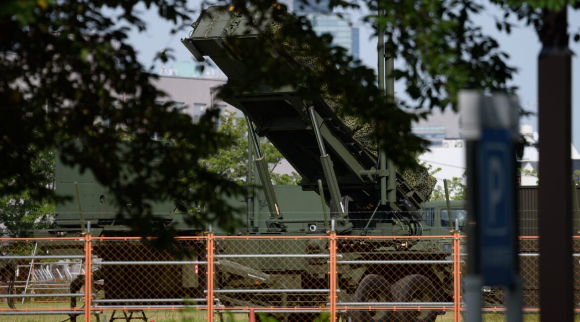 Неослабевающие атаки Ирана вынуждают США защищать Персидский залив.