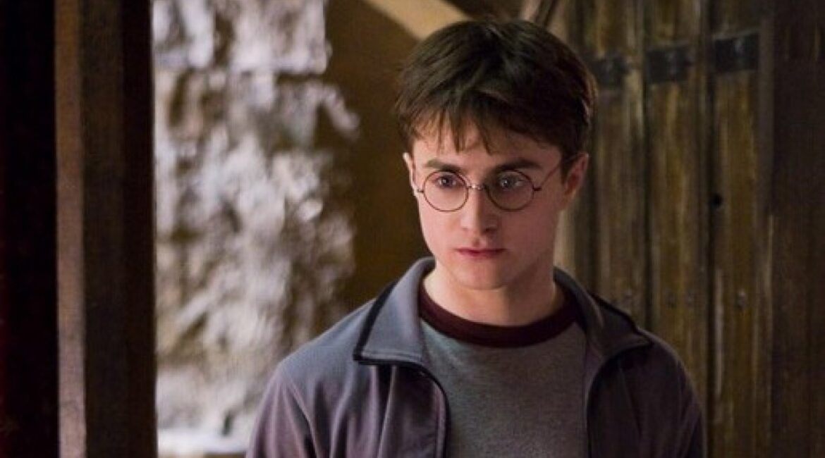 Дэниел Рэдклифф рассказал, какой из фильмов о Гарри Поттере он терпеть не может