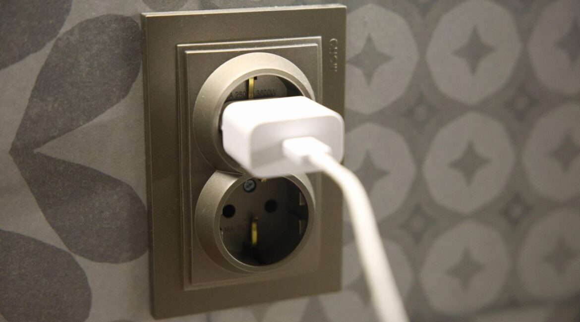 Более 80% болгар имеют более высокие счета за электроэнергию