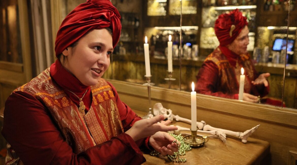 Российские солдаты все чаще обращаются за помощью к... ведьмам