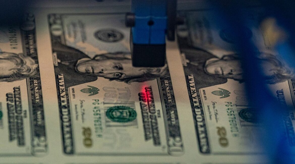 Доллар выиграл на страхе, но может проиграть на реальности