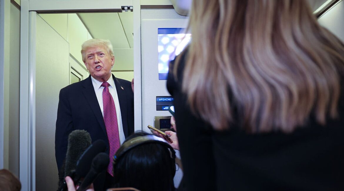 Трамп и Иран говорят о прогрессе в переговорах, но неопределенность по поводу Ормуза остается