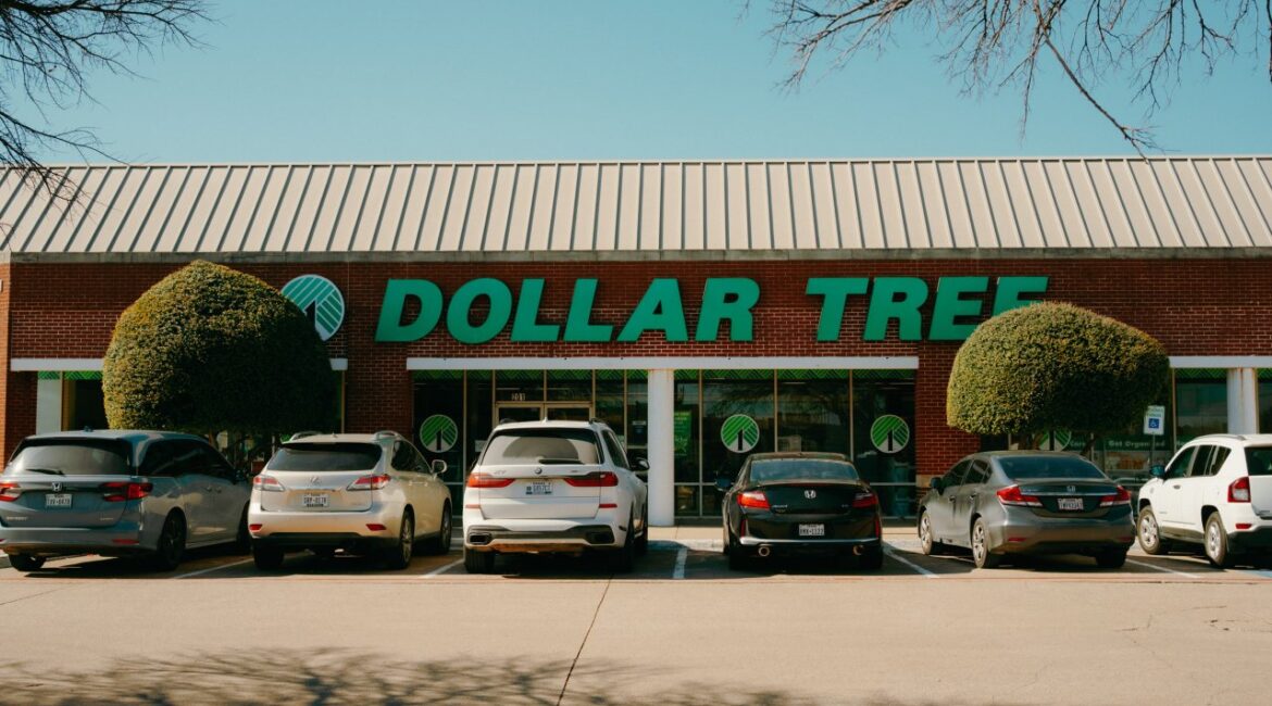 Доля доллара в транзакциях Swift превысила 50%