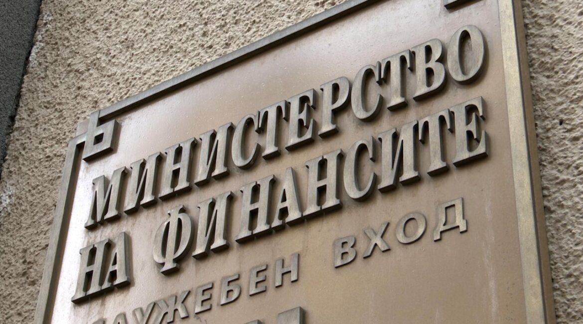 Кабмин выделил 2,5 миллиона евро на школьный транспорт из-за высоких цен на топливо