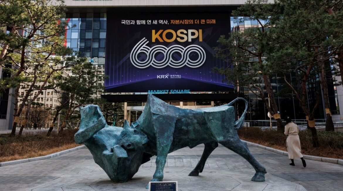 Рынки Азиатско-Тихоокеанского региона закрылись снижением в понедельник