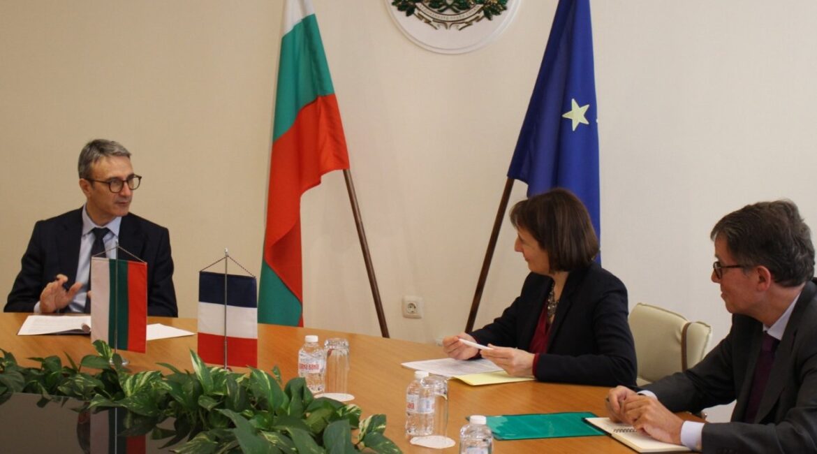 Тр. Трайков: Временное изменение схемы выбросов поможет снизить цены на энергоносители