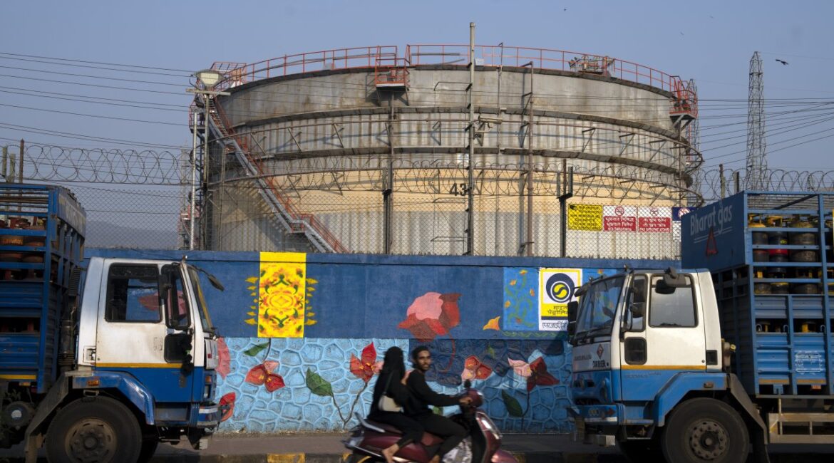 У Китая и Индии заканчиваются альтернативы нефти Ормузского пролива