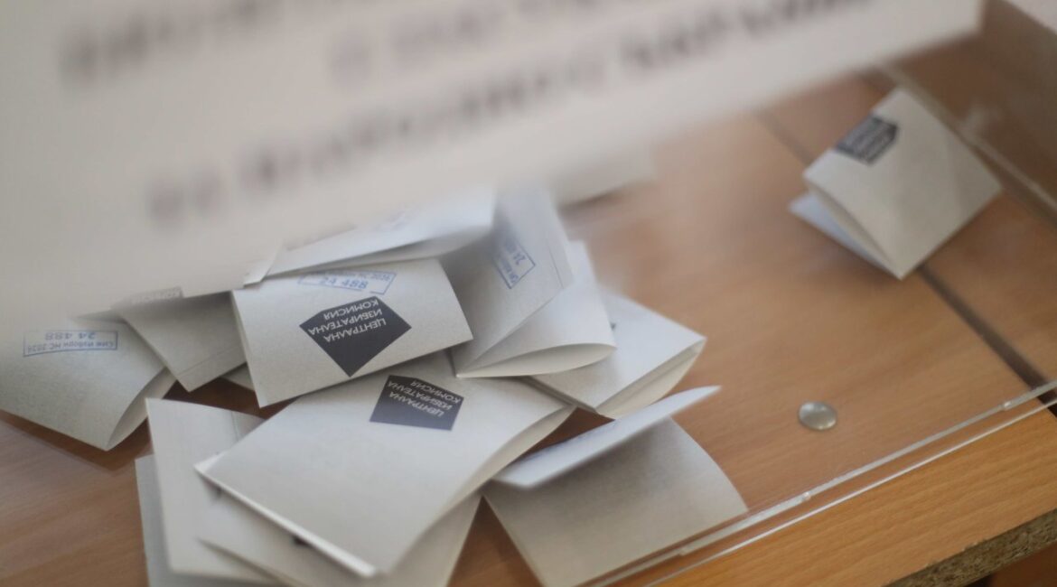 По состоянию на 18:00 явка избирателей приблизилась к 40%, кибератака оставила МК и МЭУ без интернета