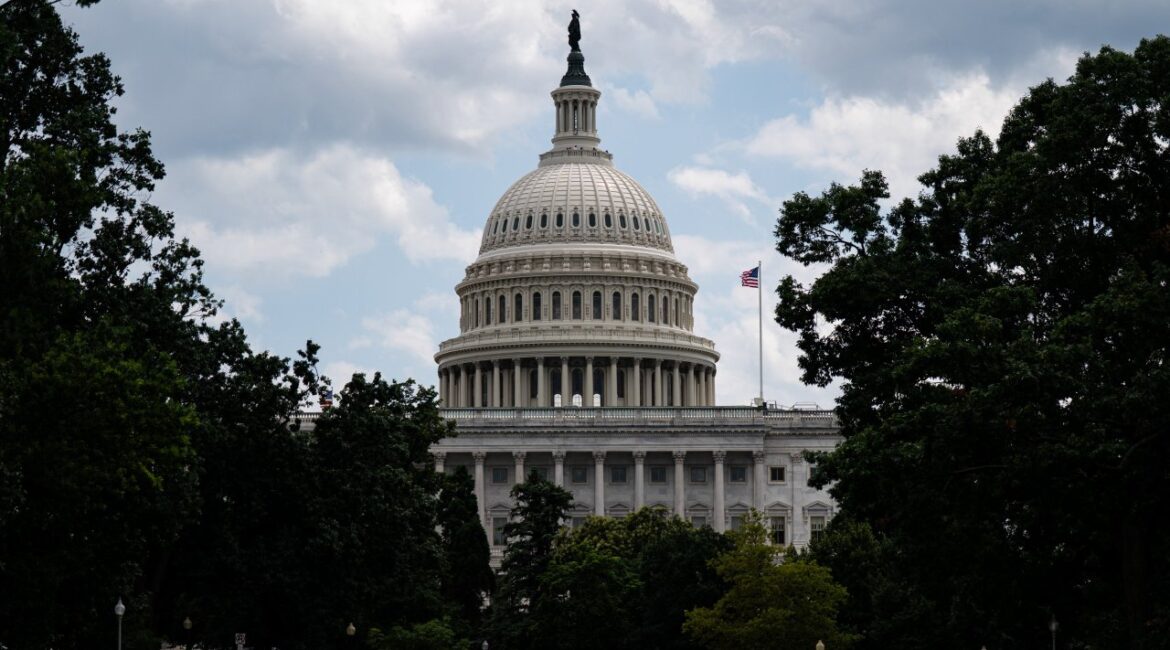 США не могут позволить себе снижение налогов без сокращения расходов