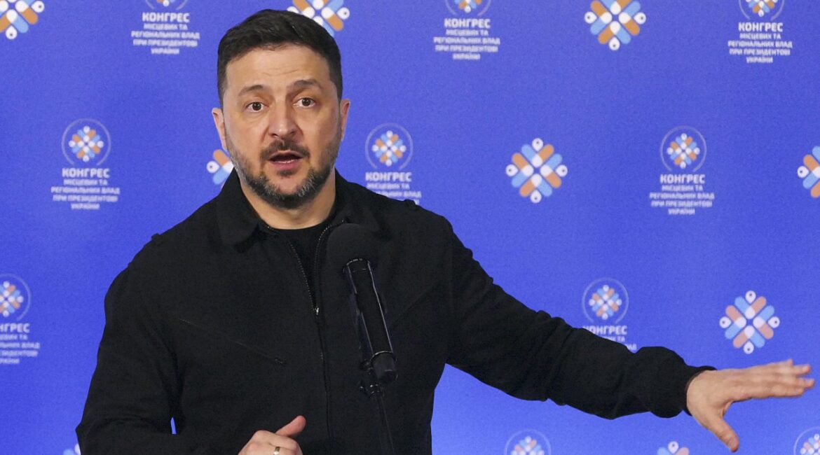 Украина вернула домой 182 человека из российского плена