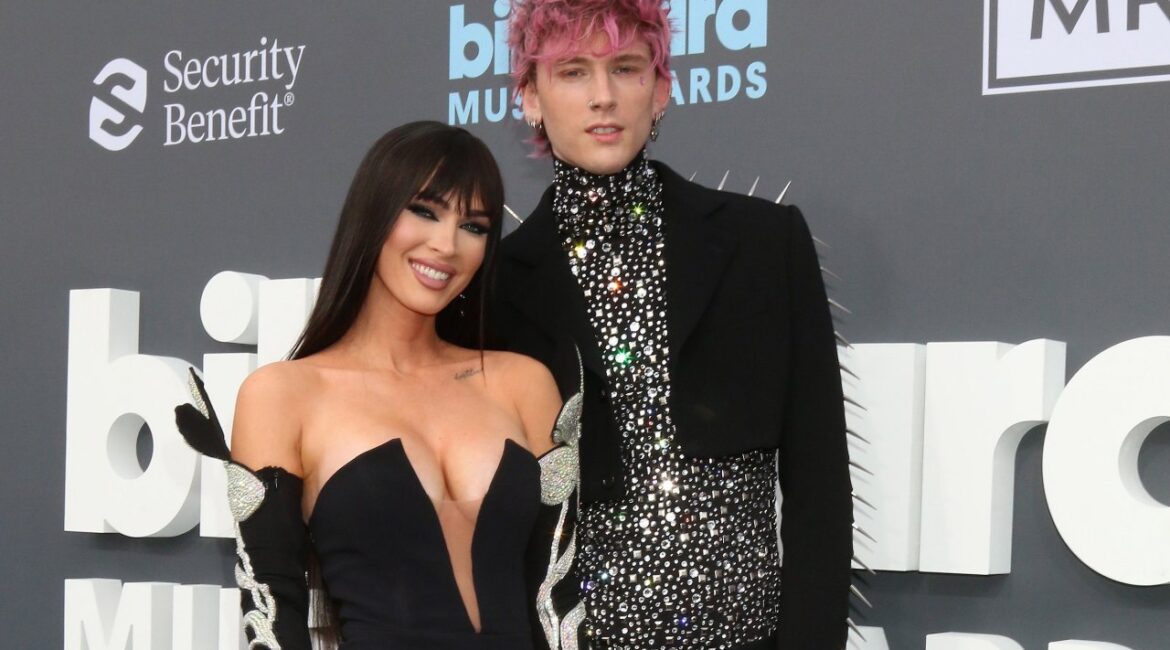 Меган Фокс не хочет, чтобы Machine Gun Kelly собирались вместе