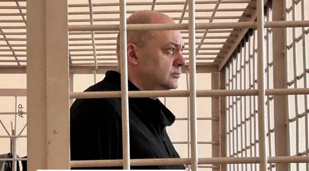 Экс-губернатора Курской области приговорили к 14 годам колонии за коррупцию