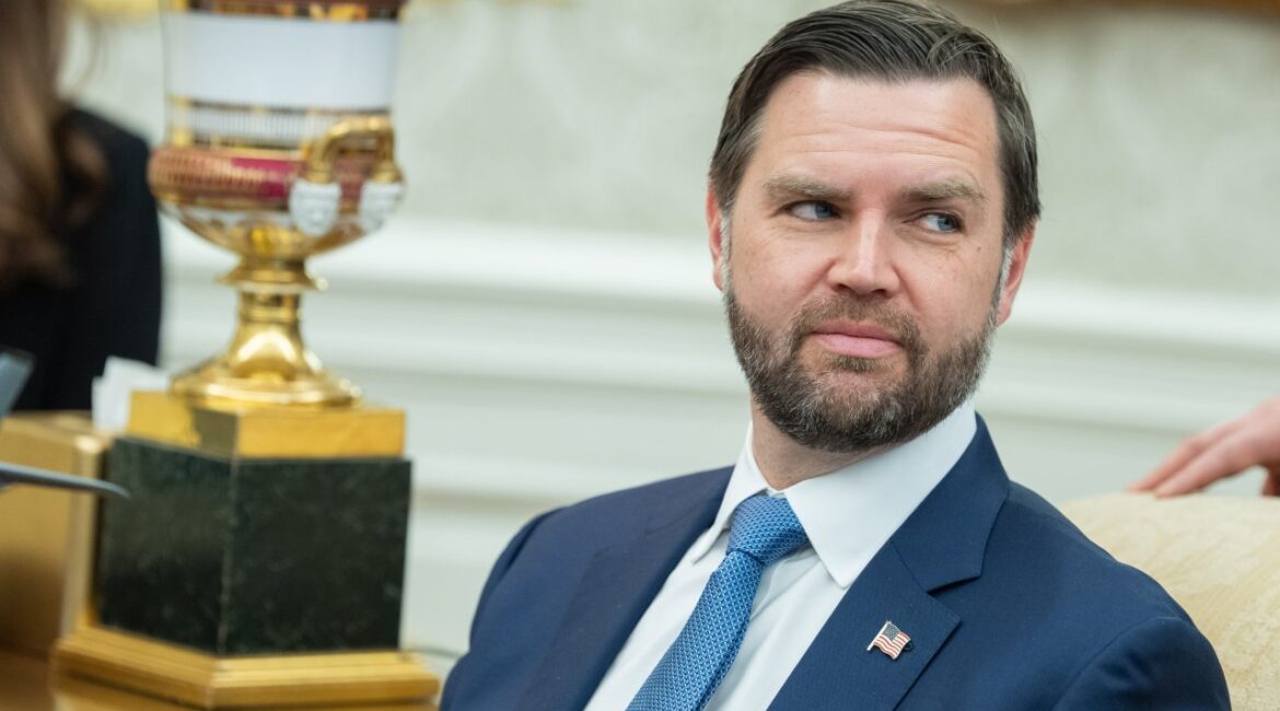 Дипломаты США и Ирана находятся в Пакистане для мирных переговоров