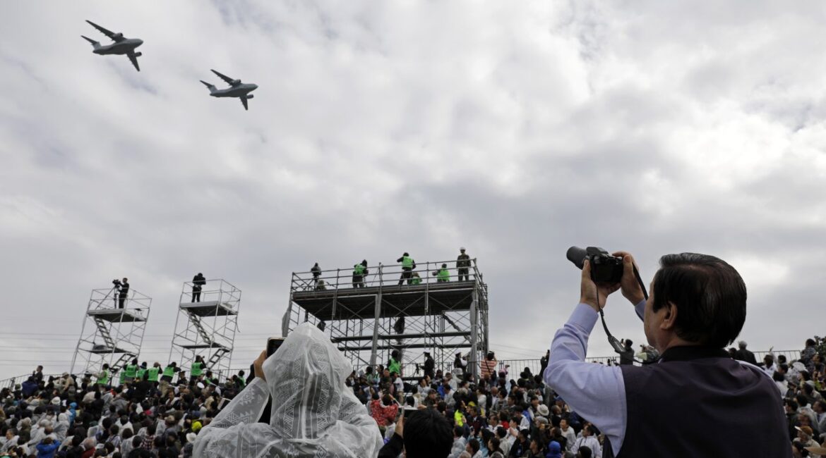 Япония смягчает правила экспорта оружия