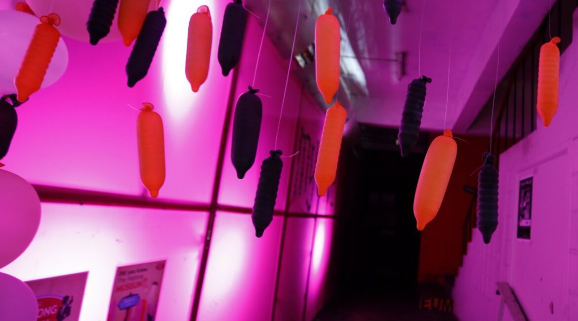 Война в Иране также подняла цены на... презервативы