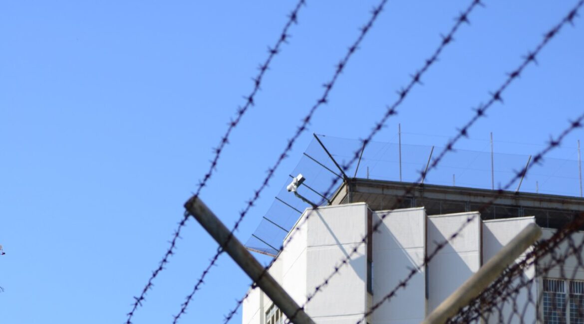 12-летнюю девочку арестовали после смерти одноклассника в Лос-Анджелесе